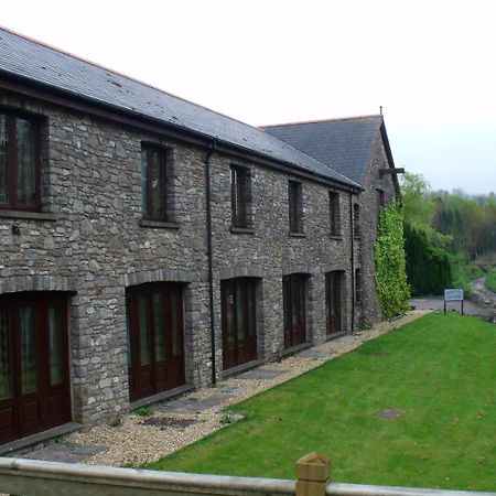 St Mary'S Hotel Golf & Country Club Pencoed Экстерьер фото