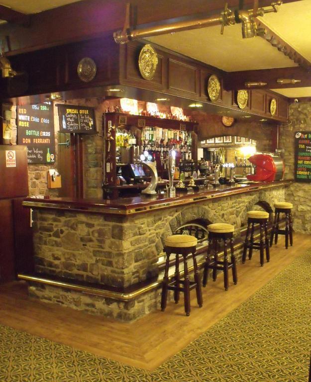 St Mary'S Hotel Golf & Country Club Pencoed Экстерьер фото