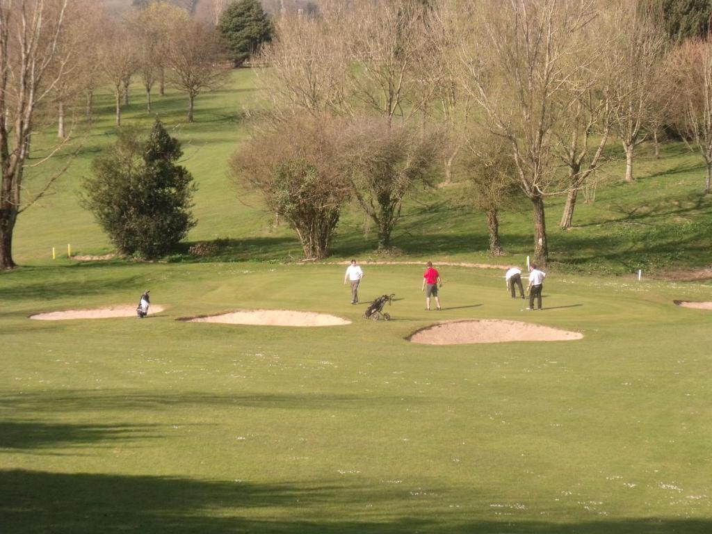 St Mary'S Hotel Golf & Country Club Pencoed Экстерьер фото